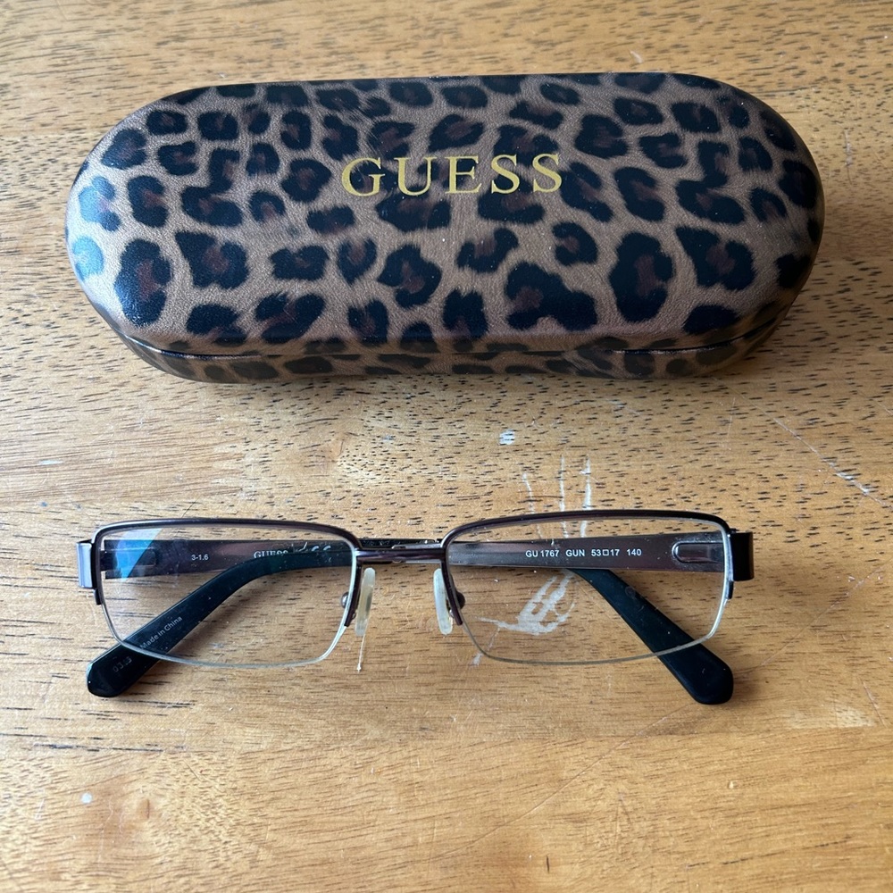 Guess glass frames and case